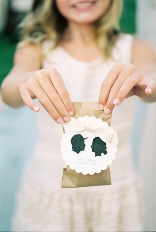 Бонбоньерка в пергаментном пакетике