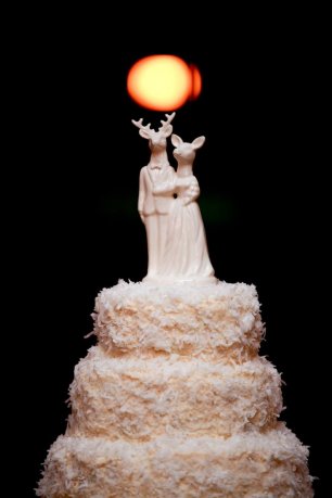 Свадебный торт с фигурками