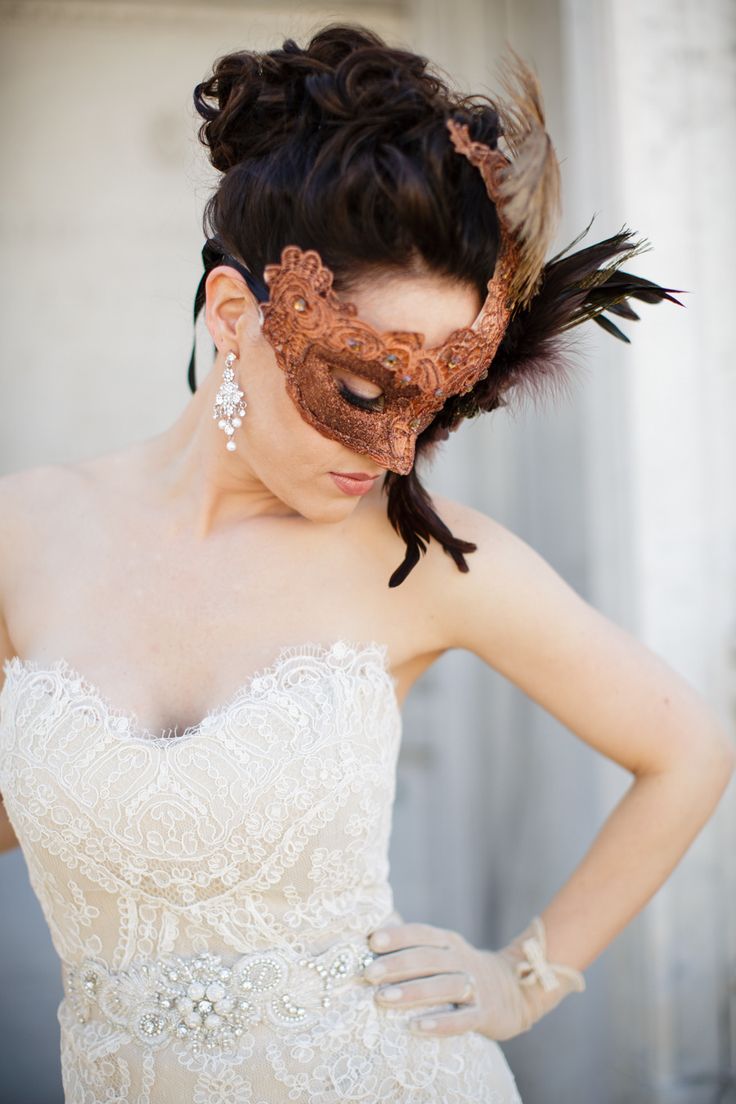 Образ невесты: маскарадная маска