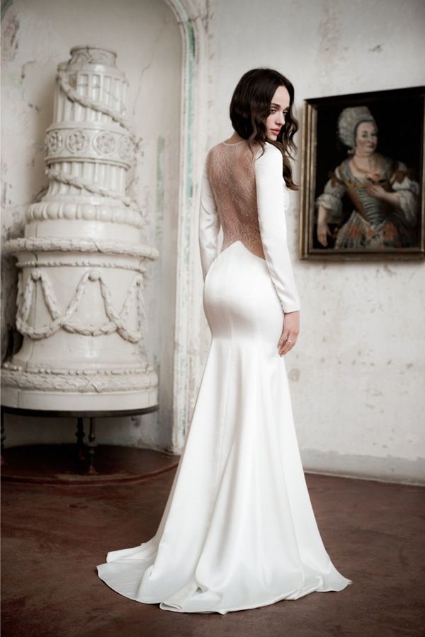 Платье невесты с прозрачной спиной