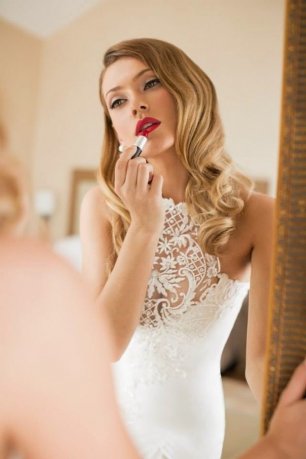 Фотосессия невесты дома