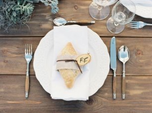 Сервировка стола: бонбоньерки-пирожки