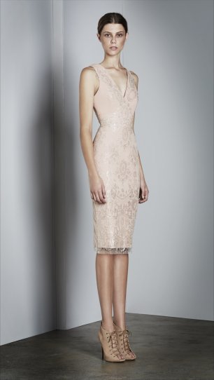 Платье-футляр невесты