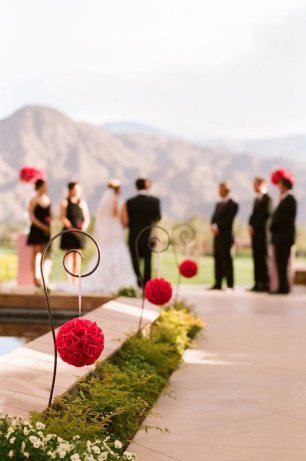 Цветы в декоре места бракосочетания