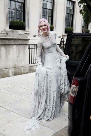 Эксцентричный образ невесты