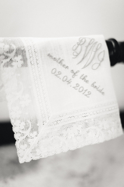 Платок невесты с вышивкой