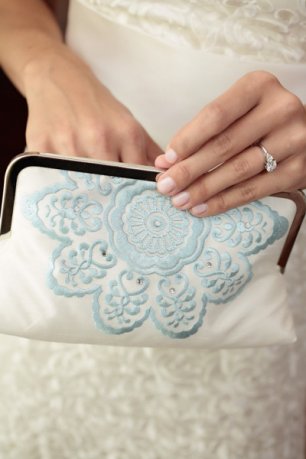Клатч невесты с вышивкой