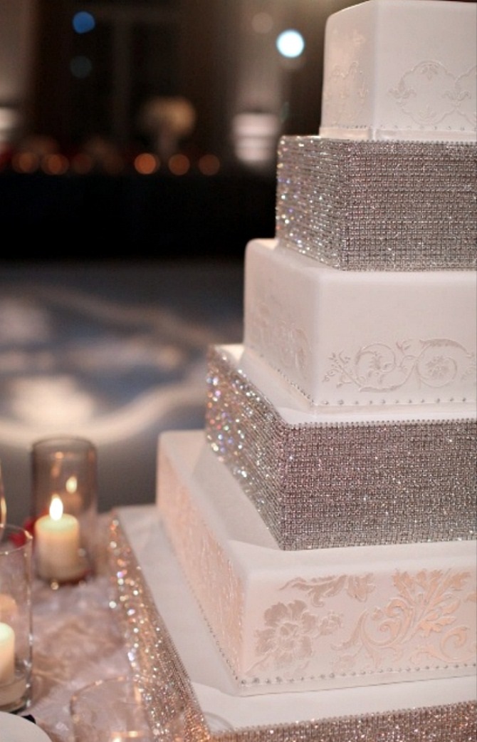 Свадебный торт, Украшение свадебного стола
