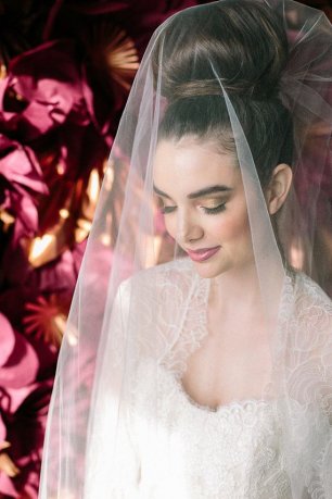 Образ невесты с длинной фатой