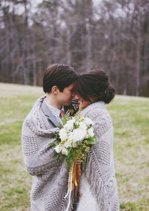 Фотосессия молодоженов в лесу