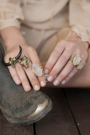 Самобытные кольца невесты