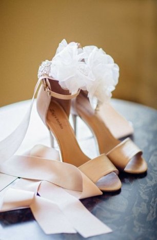 Босоножки невесты с лентами