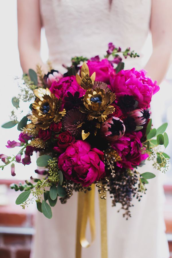 Букет невесты из крупных цветов