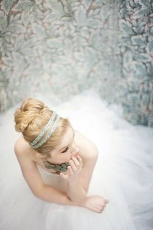 Свадебные прически с начесом, Аксессуары для прически