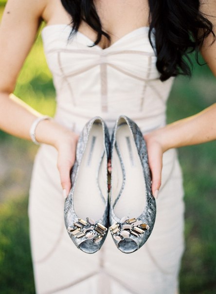 Туфли невесты с кристаллами
