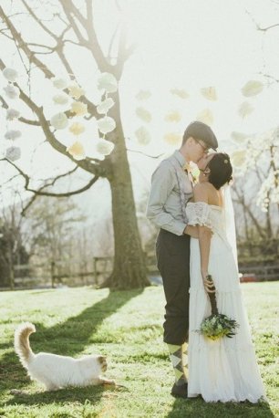 Нежная фотосессия молодоженов