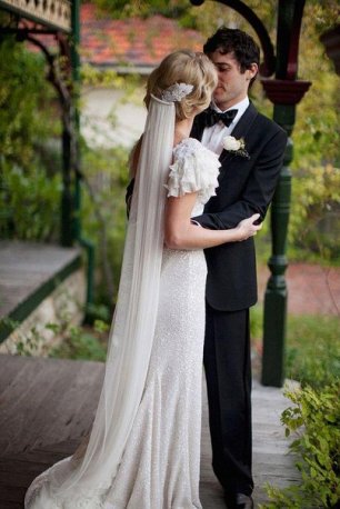 Нежная фотосессия молодоженов