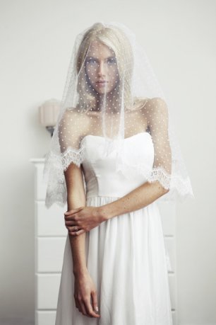 Фата из тонкого кружева