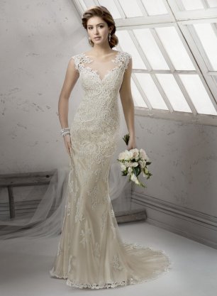 Элегантное кружевное платье неветы