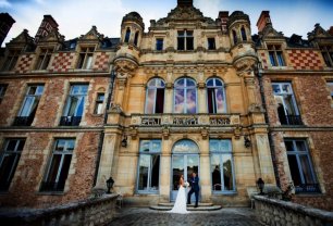 Фотосессия на фоне замка