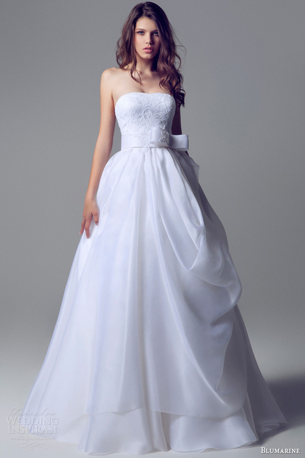 Платье невесты с элегантным бантом на поясе