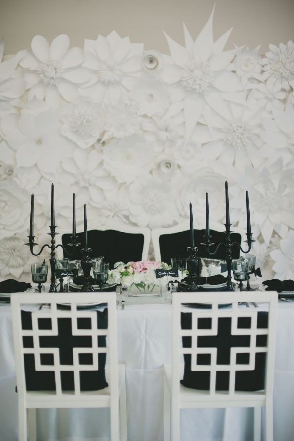 Черно-белое оформление свадебного стола