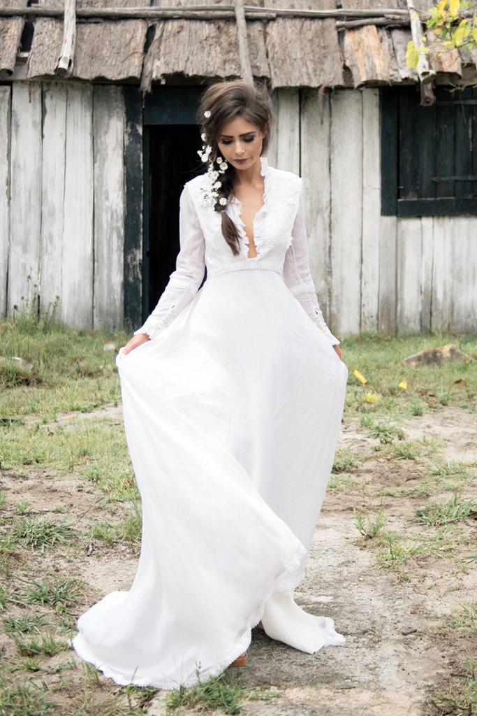 Платье невесты с длинным рукавом