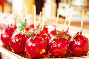 Яблоки в карамельной глазури