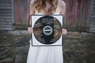 Виниловая пластинка с пожеланиями