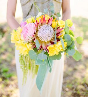 Яркий экзотический свадебный букет