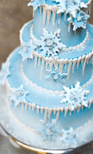 Зимний торт с снежинками