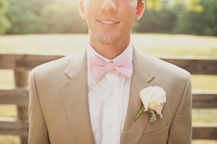 Бутоньерка жениха, Галстук бабочка