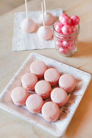 Поднос с макарунами