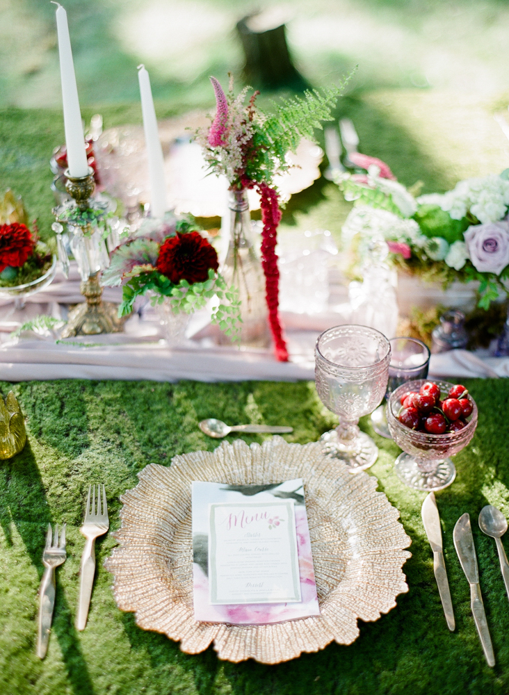 Лесные мотивы в оформлении свадебного стола