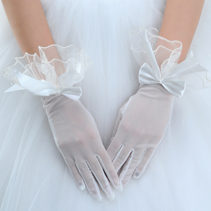 Очаровательные перчатки на свадьбу