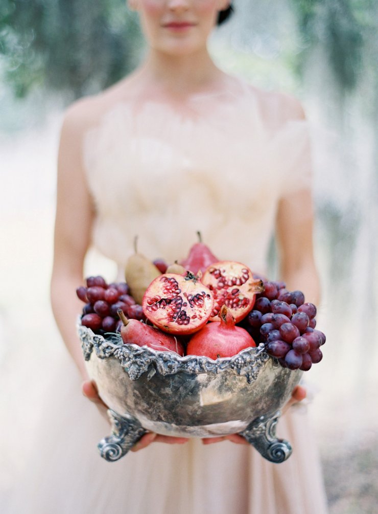 Винтажная ваза с фруктами