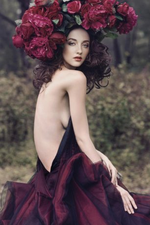 Большой цветочный венок на голову