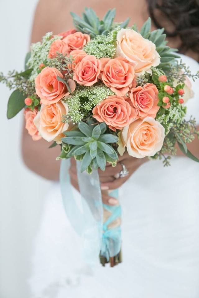 Букет невесты с лентой мятного цвета