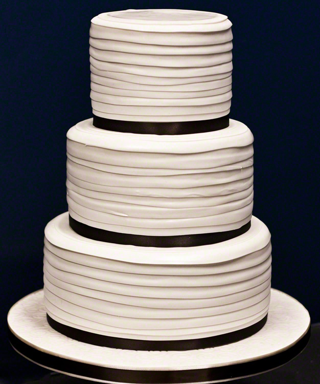 Черно-белая свадьба: торт