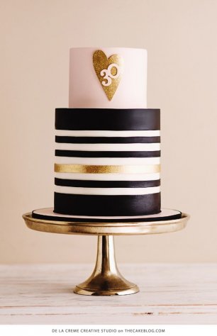 Полосатый свадебный торт