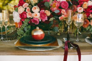 Гранат в декоре свадебного стола