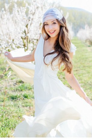 Оригинальный головной убор невесты