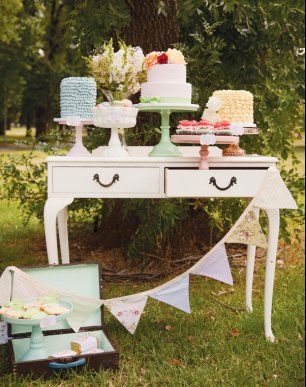 Винтажный столик