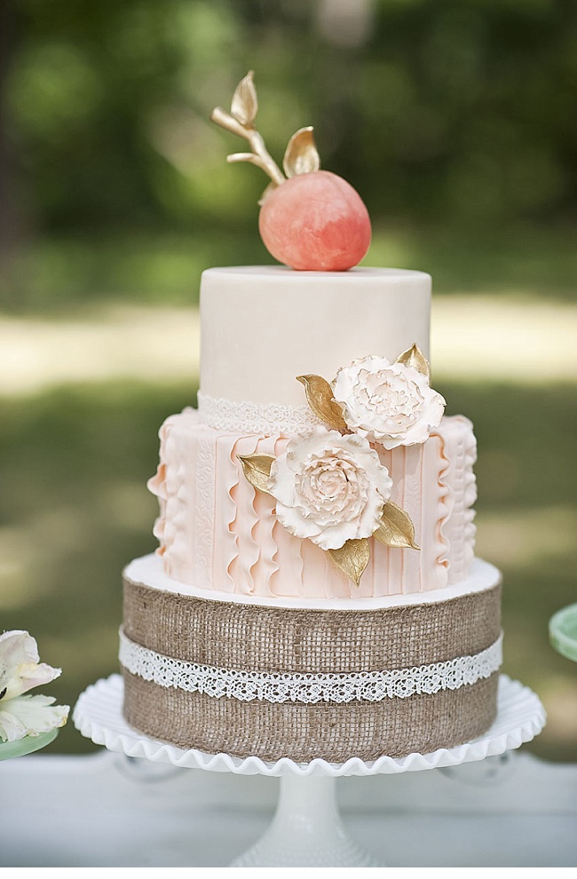 Романтичный свадебный торт