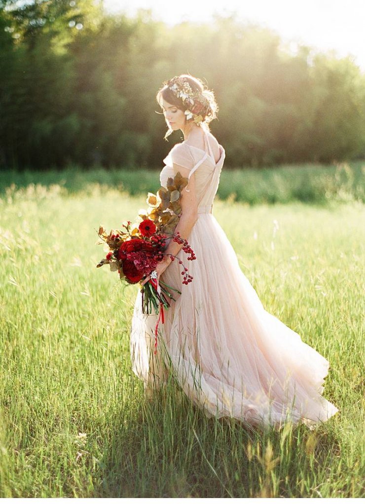 Воздушное шифоновое платье невесты