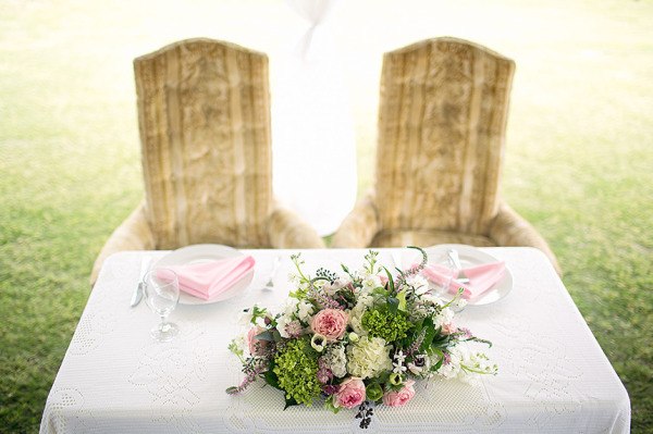 Декор стола молодоженов на свадьбе