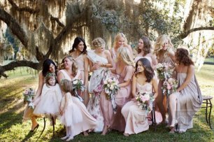 Подружки невесты на свадьбе
