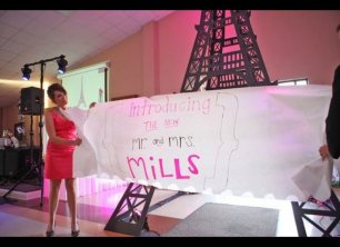 Эффектное появление молодоженов