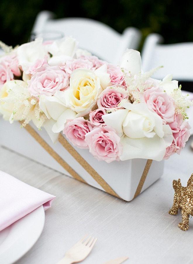 Оформление свадебного стола цветами в корзинках