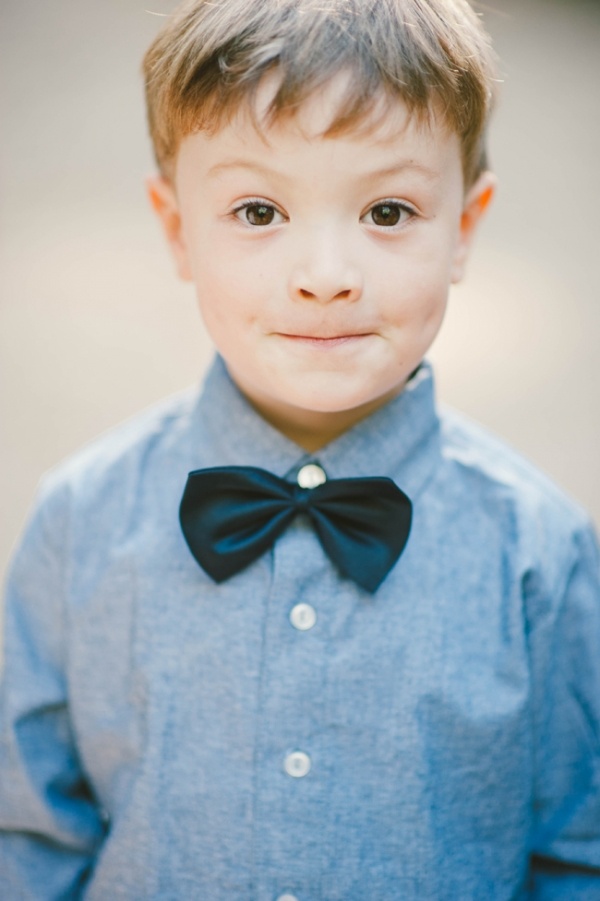 Дети на свадьбе: рубашка и галстук-бабочка